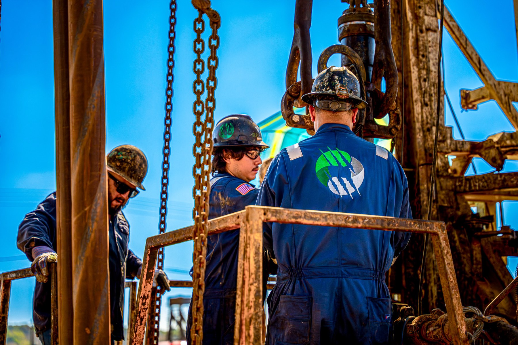 Raptor Wireline crew on the rig